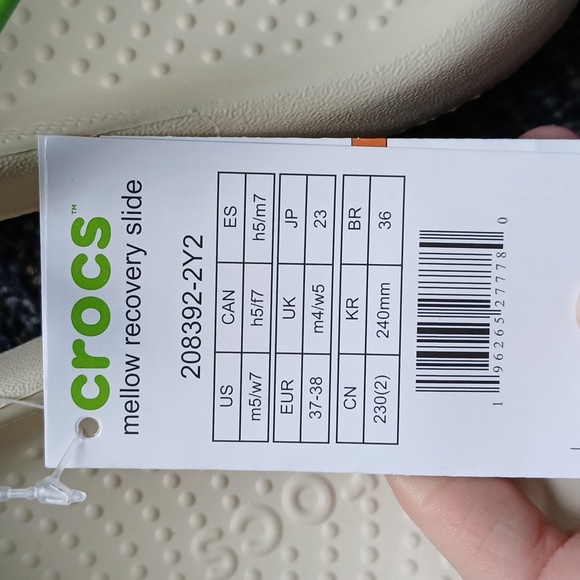 Crocs Mellow Revovery Slide Cream. W:7 M:5 - Picture 5 of 5